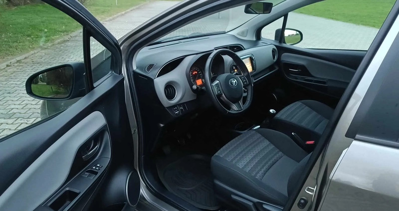 Toyota Yaris cena 36800 przebieg: 79500, rok produkcji 2016 z Biała Podlaska małe 46
